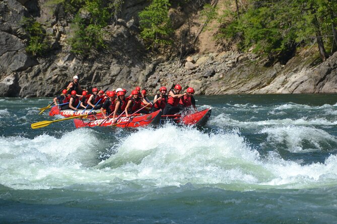 3.5 Hour Whitewater Rafting and Waterfall Adventure - What the Guides Add to the Experience