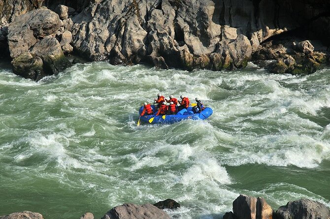 A Day Rafting Tour to TRISHULI RIVER - Reaching the river and getting ready