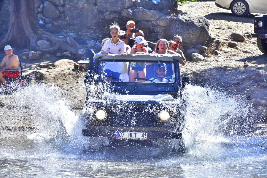 Alanya/Antalya: Buggy, Jeep, Rafting, & Zipline Tour + lunch - The final river sections are calmer but still worthwhile
