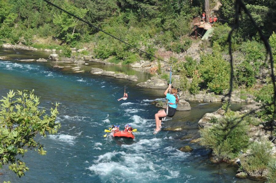 Antalya/Kemer: Koprulu Canyon Whitewater Rafting with Lunch - Guides, language, and the group atmosphere