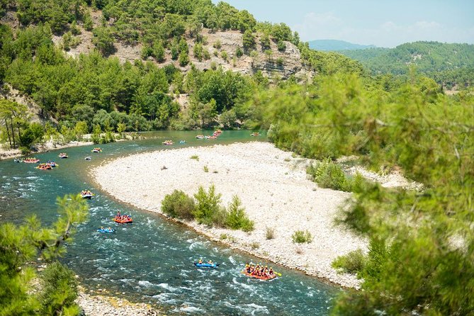 Antalya Rafting Tour - Lunch under the trees beside the river
