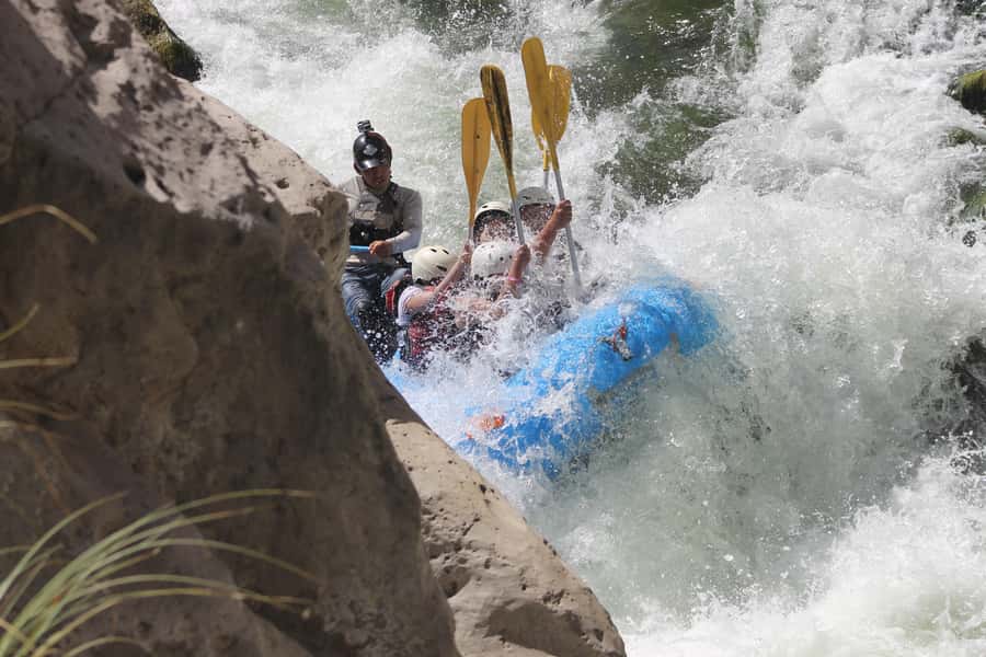 Arequipa: Rio Chili Rafting Tour with Snack - Learning the river on Class II rapids