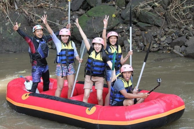 Ayung River Rafting Adventure with Lunch - Free Transfer - Is a maximum of six people a useful advantage?