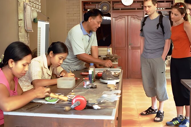 Ayung River Rafting and Shopping Tour Packages - Ubud Painting and the business of Balinese art
