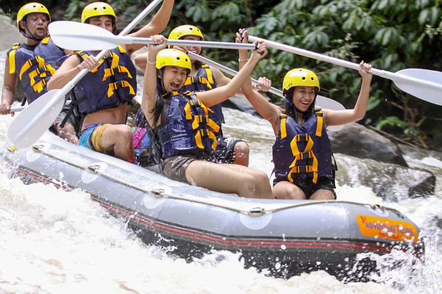 Bali: Ayung River Premium White Water Rafting with Lunch - Equipment, lockers, showers, and lunch