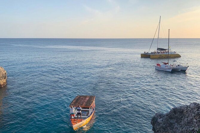Bamboo Rafting, Catamaran Party Cruise and Ricks Cafe - The long day, road time, and what to pack