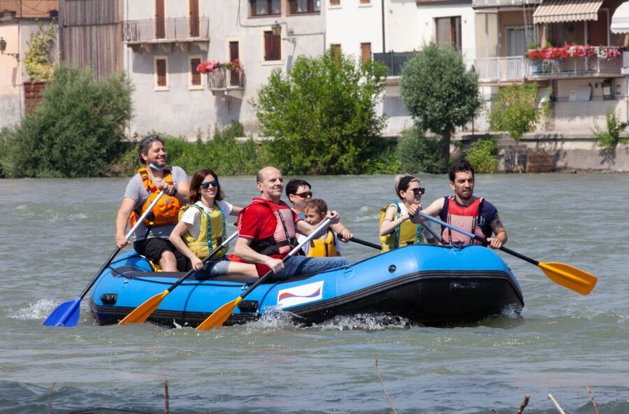 Bussolengo: Valdadige Beginner’s Rafting Activity - From the rafting center to the first paddle strokes