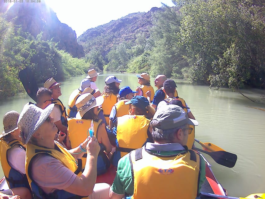 Calasparra: Almadenes Canyon Rafting Tour & Visit 3 Caves - Stopping at the Abrigos del Pozo