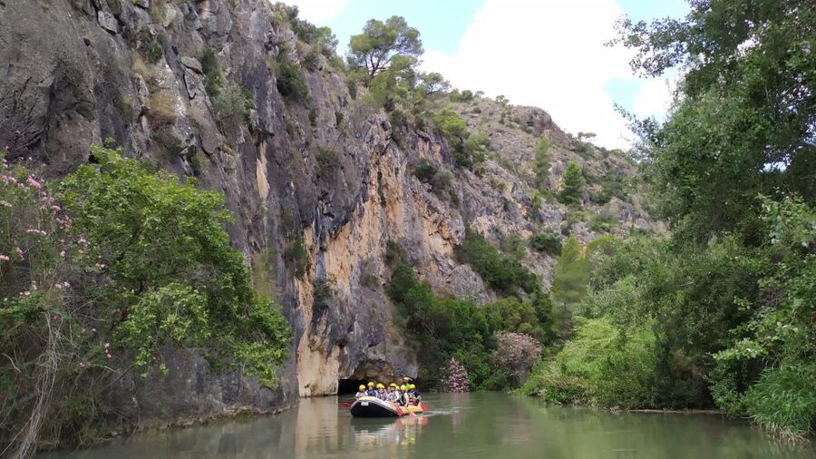 Calasparra: Almadenes Canyon Rafting with Caves and Rock Art - Why this three-hour outing is worth considering