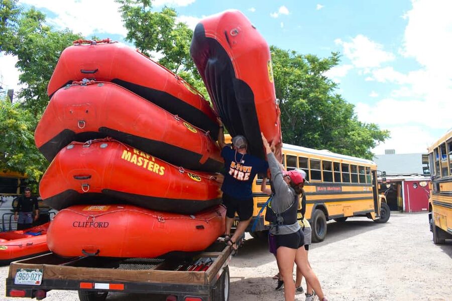 Cañon City: Bighorn Rafting With Lunch, Wetsuit and Photos - Safety talk before the first rapid