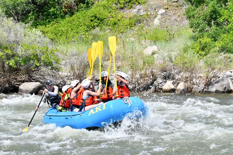 Cañon City: Family Friendly Colorado Rafting Tour - What the guide adds to the experience