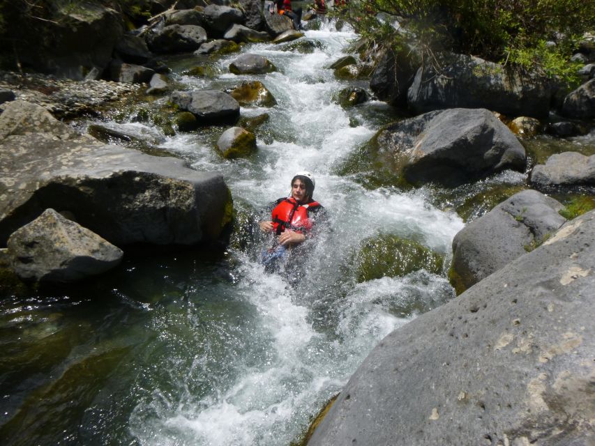Canyoning and bodyrafting in the Alcantara River - The guides and group atmosphere