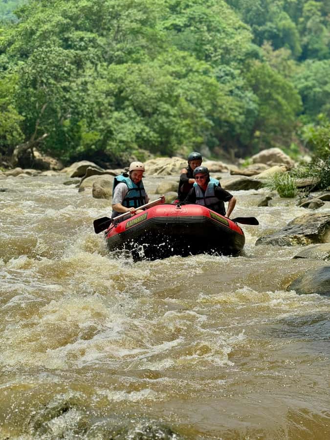 Chiang Mai: Sticky Waterfall and Rafting Day Trip - White-water rafting on 4 kilometres of river