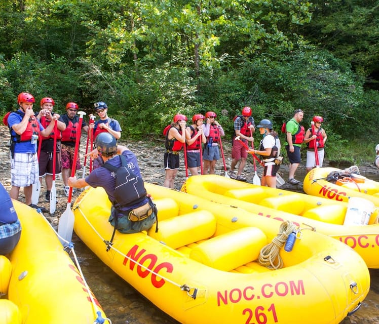 Clayton: Chattooga River Rafting on Class III Rapids - Learning the river from the raft