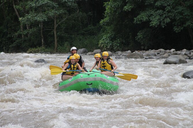 Combo White Water Rafting and Tubing in La Fortuna - The fruit break and the switch to white-water tubing
