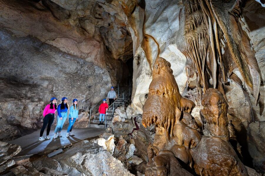 Cueva del Puerto and Rafting in Almadenes with 3 caves - Passing Cueva de la Nutria