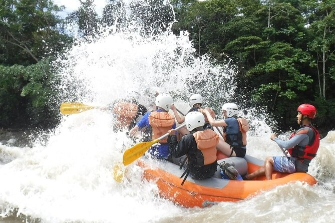 Day rafting experience from Tena with lunch - Class III waves without an expert-only price tag
