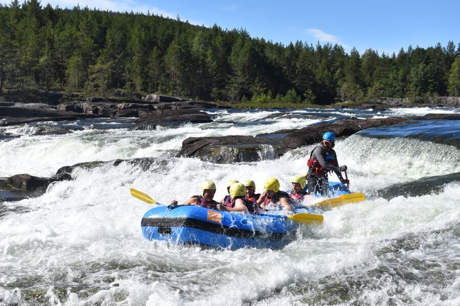 Evje: White Water Rafting Trip on Norway's Warmest Rivers - Guides, commands, and family suitability