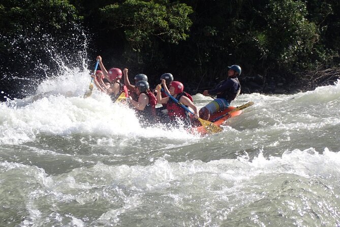 Extreme Rafting in Baños de Agua Santa Level III and IV+ - The 40-minute ride along the Route of the Waterfalls