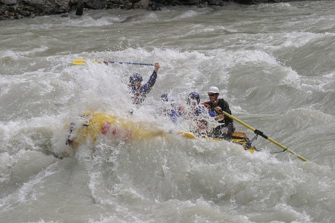 Extreme Whitewater Rafting on Kicking Horse River - What to pack and how to plan the afternoon