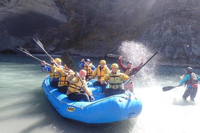 Family Adventures Rafting and Sightseeing Trip in Queenstown - Guides make the family format work