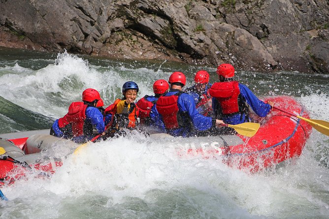 Family Friendly Whitewater Rafting - What to wear and bring for a wet day