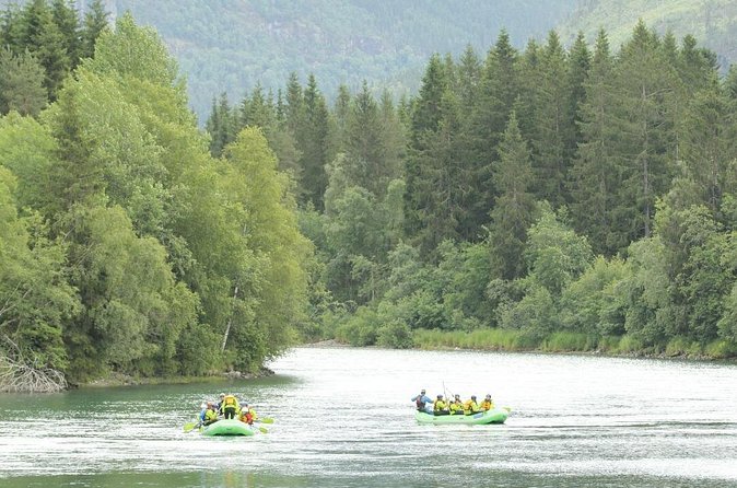 Family Rafting Grade 2 - Who should book this outing?