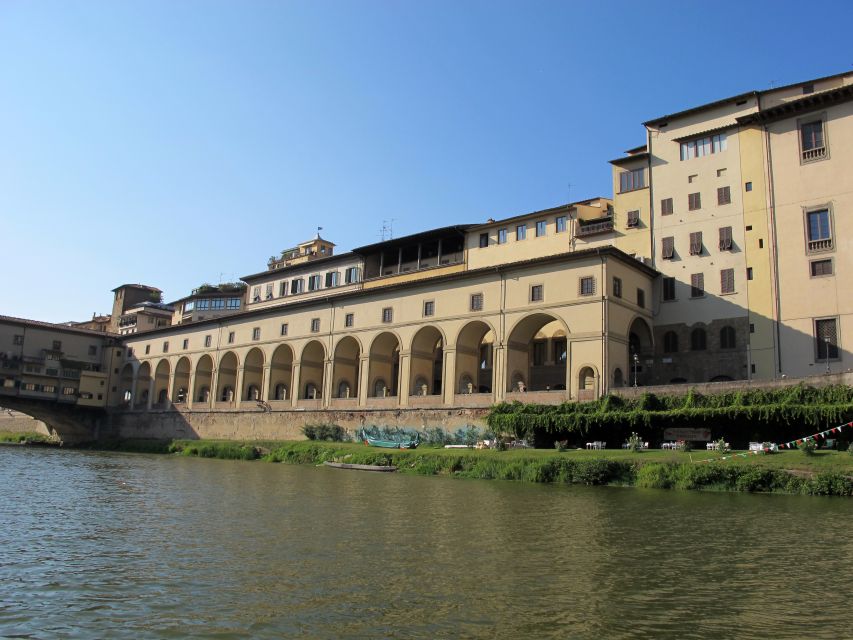 Florence: Ponte Vecchio Rafting Experience with Aperitif - The Vasari Corridor photo stop
