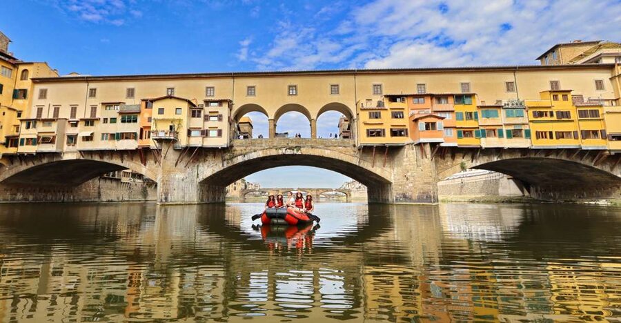Florence: Pontevecchio Bridge and City Sights Rafting Cruise - Why the Arno makes a fine sightseeing route