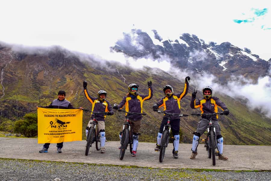 From Cusco: 4-Day Inca Jungle Adventure to Machu Picchu - Rafting on Class III and IV rapids
