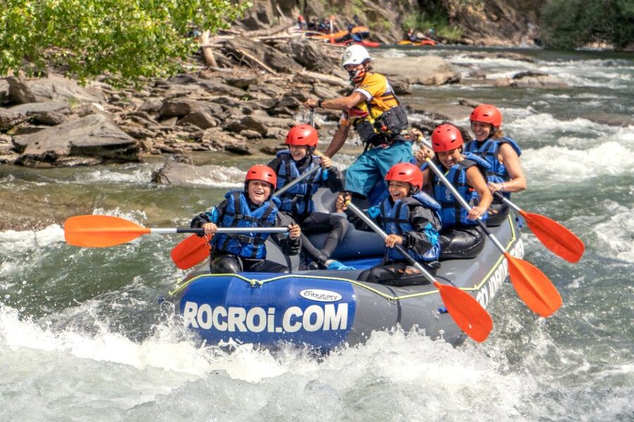 From Llavorsí: White Water Rafting - At the RocRoi centre: parking, equipment, and the transfer