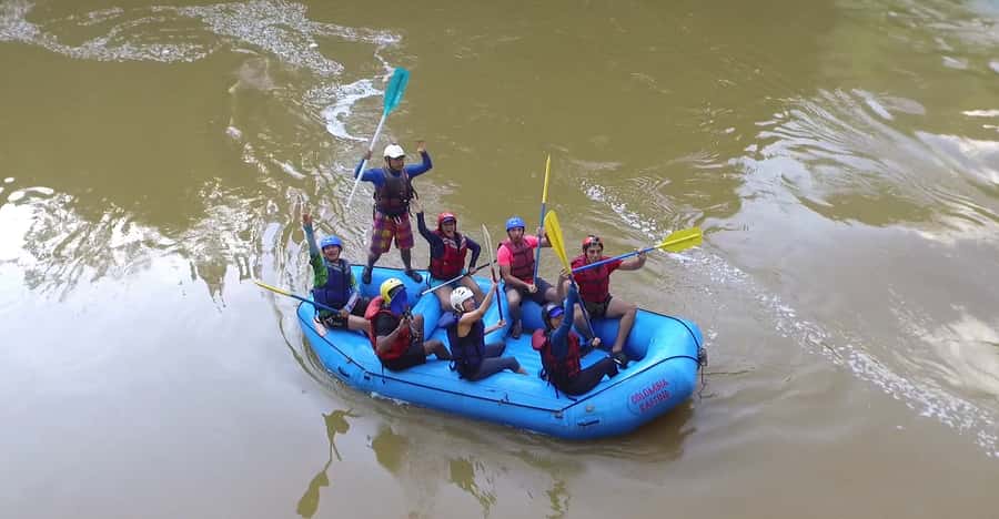 From Medellín: Paragliding and Rafting Combo Tour - A 25-minute flight above mountains and waterfalls