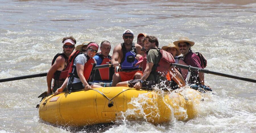 From Moab: Canyonlands 4x4 Drive and Colorado River Rafting - Key points at a glance