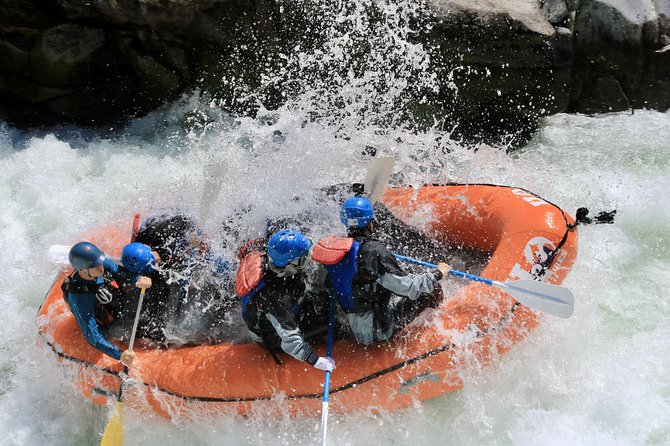 Full-Day Whitewater Rafting Trip on Middle Fork from Auburn (Class 3-4) - Good Morning Rapid and Tunnel Chute