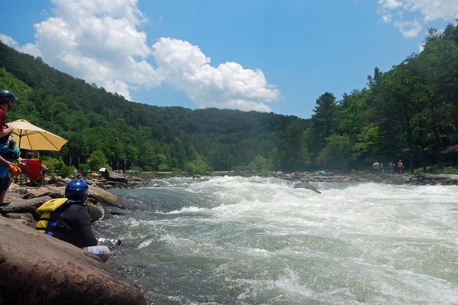 Full Ocoee River Rafting Adventure with a Riverside Lunch - The first rapids build the rhythm