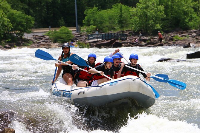 Full Ocoee River Rafting Adventure With Catered Shore Lunch - A riverside lunch that breaks up the action