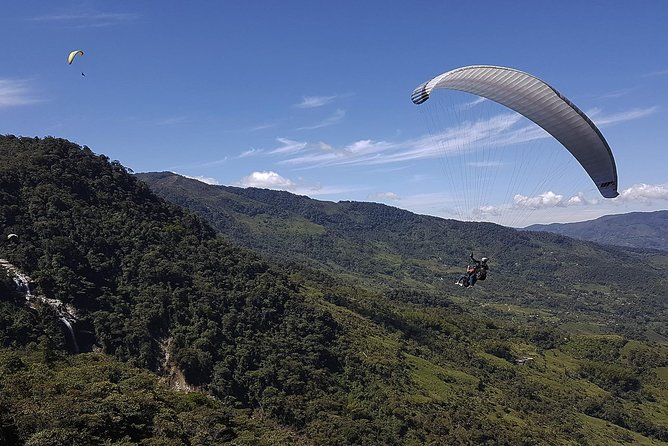 Fun RAFTING + Awesome PARAGLIDING over giant waterfalls from MEDELLIN - Key reasons to consider this adventure