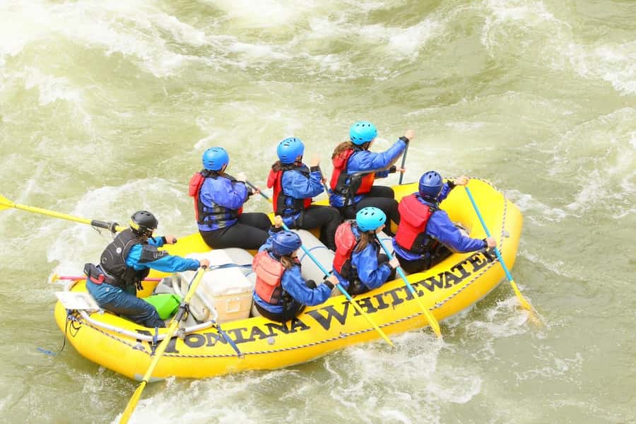 Gardiner: Full Day Raft Trip on the Yellowstone River+Lunch - Starting in Gardiner with the Right Gear