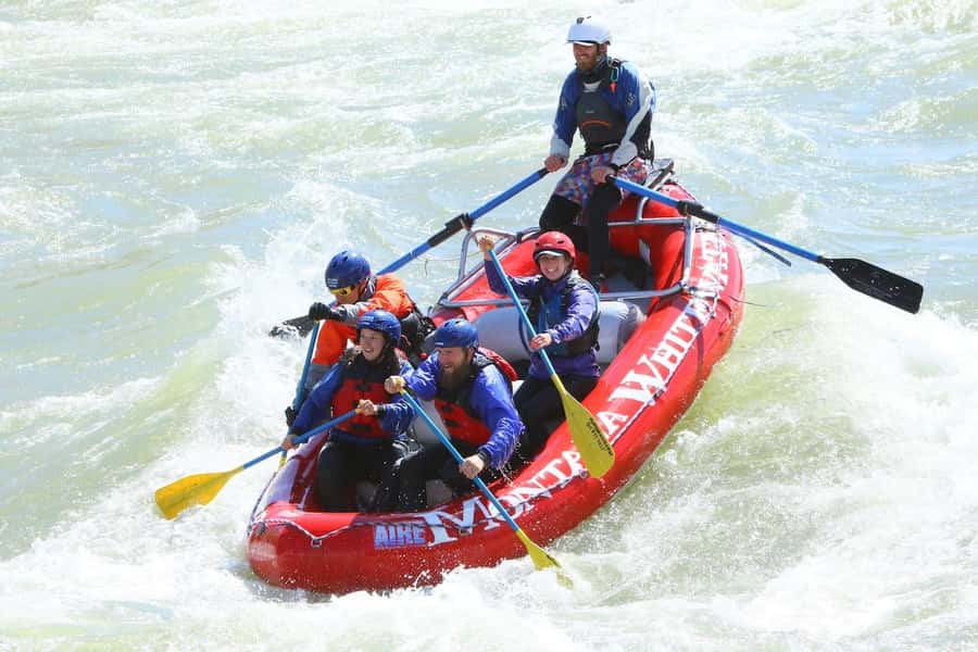 Gardiner: Full Day Raft Trip on the Yellowstone River+Lunch - Paddling the Gardiner Town Stretch