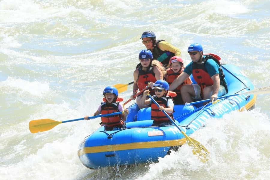 Gardiner: Half-Day Whitewater Raft Trip on the Yellowstone - What the guides add to the experience