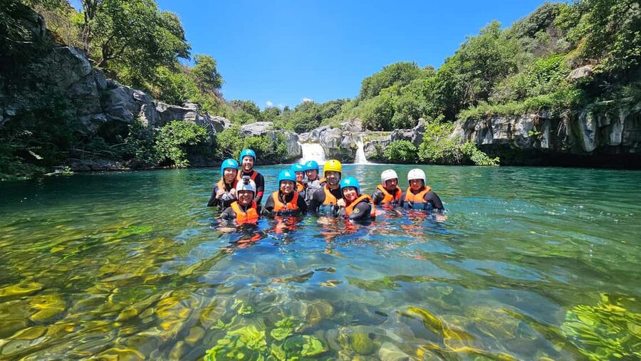 Gole Alcantara: Body Rafting, Scivoli e Tuffi nel Fiume - The guide makes the difference