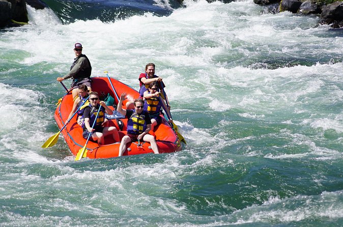 Half-Day Guided Whitewater Rafting - Deschutes River - Fitness, wet clothes, and practical preparation