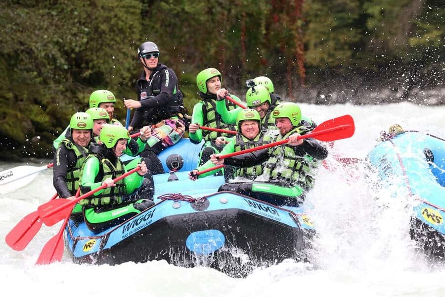 Imst: Rafting the Imster Gorge - The 30-minute safety talk before the river
