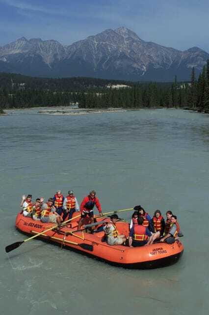 Jasper: Jasper National Park Easy 2-Hour Rafting Trip - A relaxed way to meet the Athabasca River