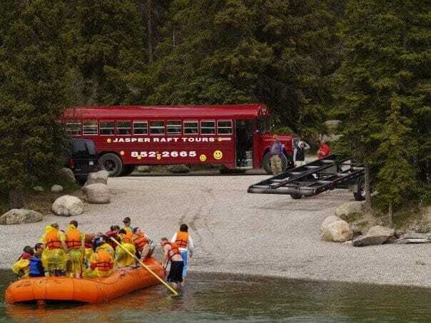 Jasper: Jasper National Park Easy 2-Hour Rafting Trip - Small rapids, big splashes