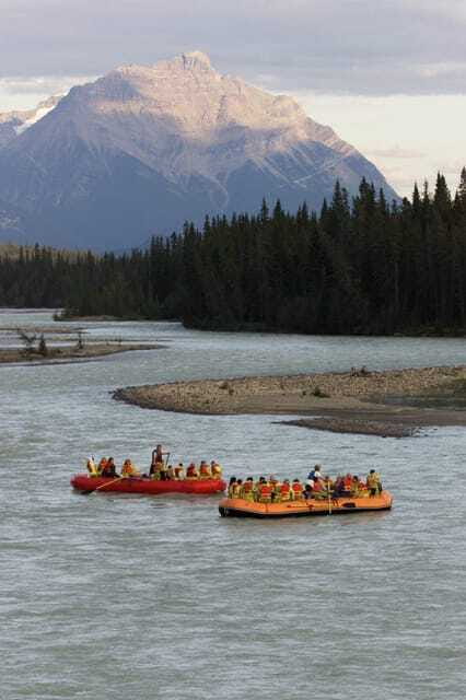 Jasper: Jasper National Park Easy 2-Hour Rafting Trip - Meeting at Jasper train station