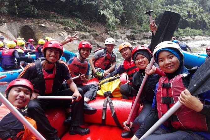 Kampar River White Water Rafting from Kuala Lumpur - Lunch, showers, and the return to Kuala Lumpur
