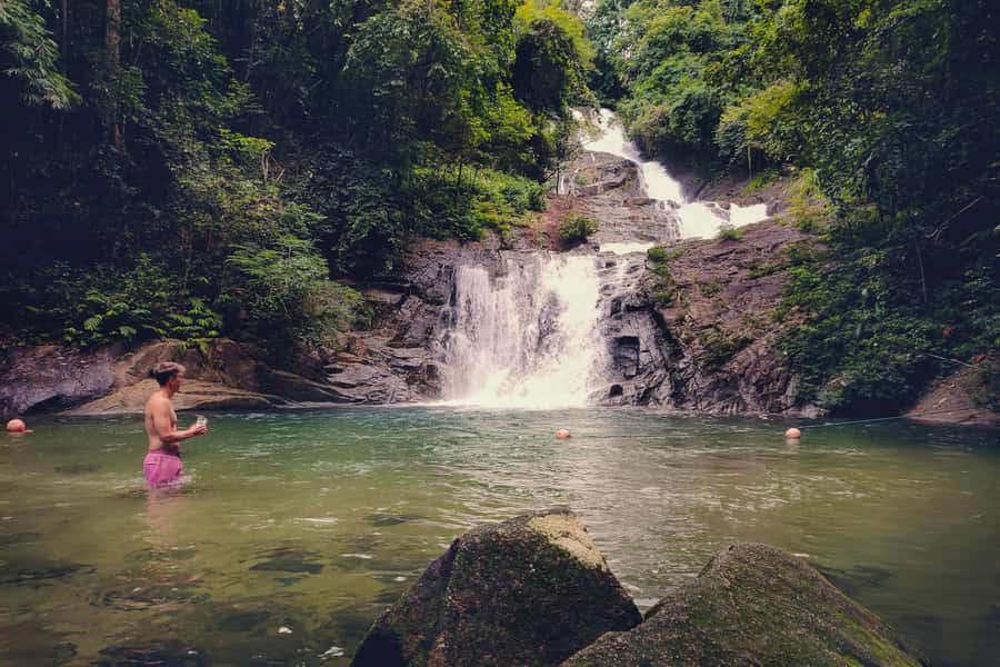 Khao Lak: Lampi Waterfall, Bamboo Rafting & Turtle Center - Learning how sea turtles are protected