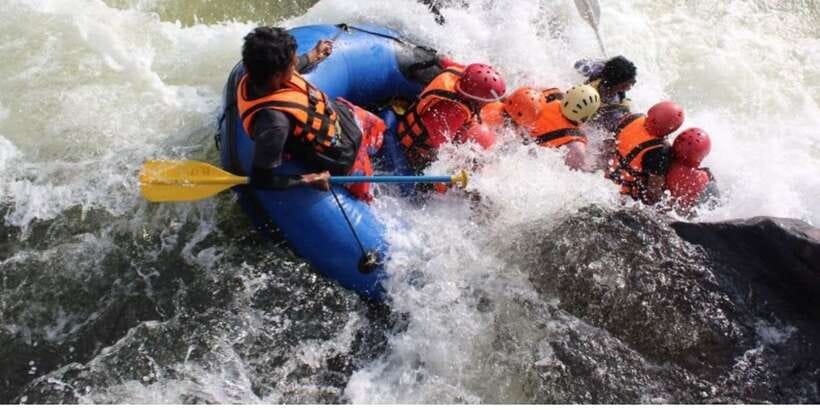 Kithulgala Thrills: White Water Rafting Bliss! - The Kelani River run, from boat cruise to white water