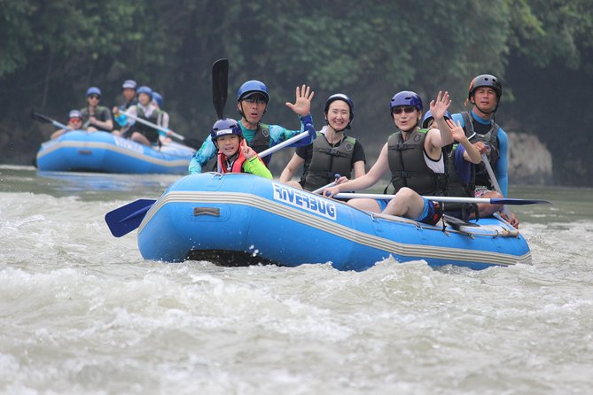 Kiulu River Water Rafting Day Tour from Kota Kinabalu - Lunch beside the river after the rafting